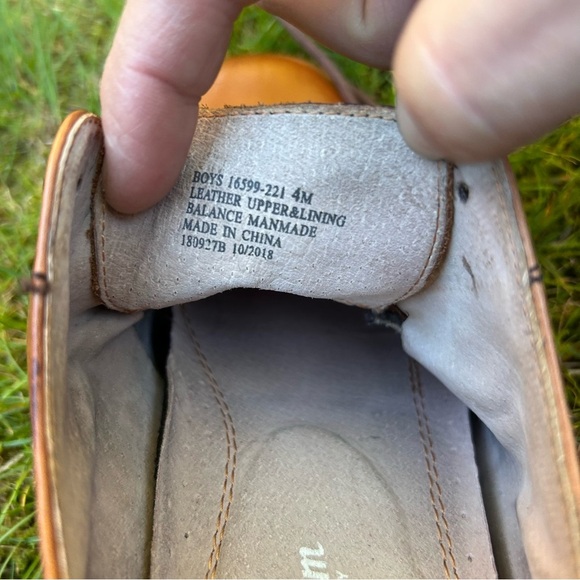 Florsheim Boy Cap Toe Leather Oxfords Big Boy Size 4 Memory Foam Lace Up Comfort - Picture 9 of 10